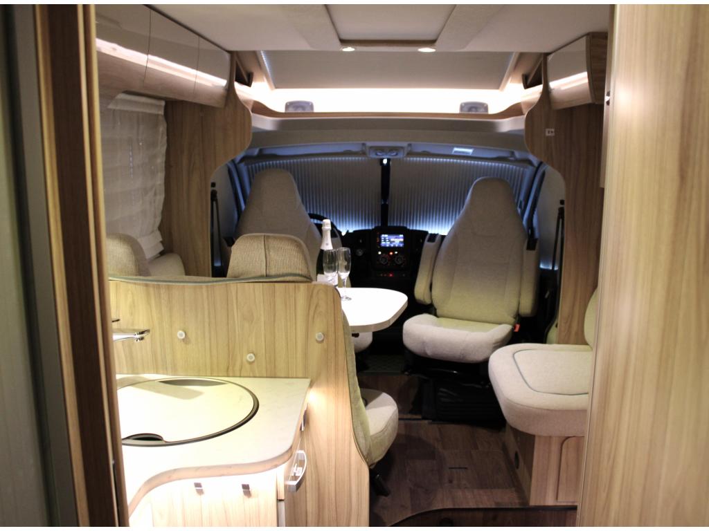 Hymer –  T698 CL Queensbed / Hefbed foto-detail